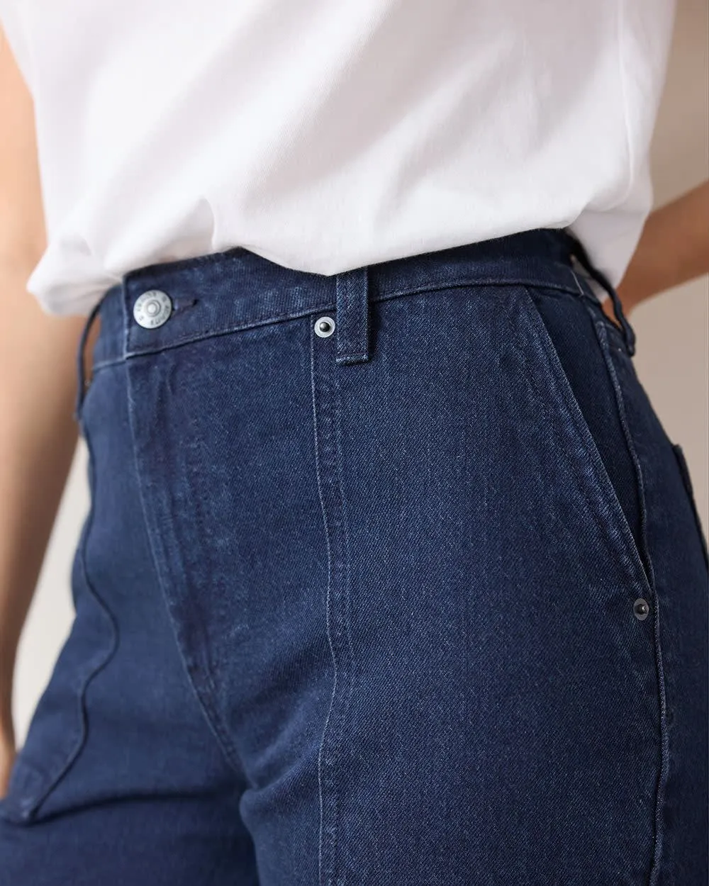 Straight-Leg Mid-Rise Utility Jean - Curvy Fit sold by Reitmans product image thumbnail 5