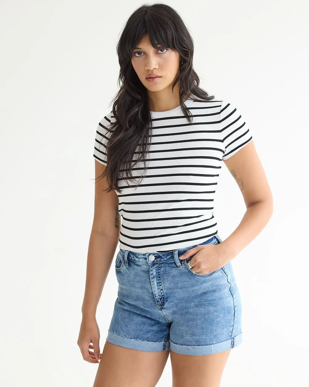 Short-Sleeve Crew-Neck Ribbed Tee sold by Reitmans product image thumbnail 3