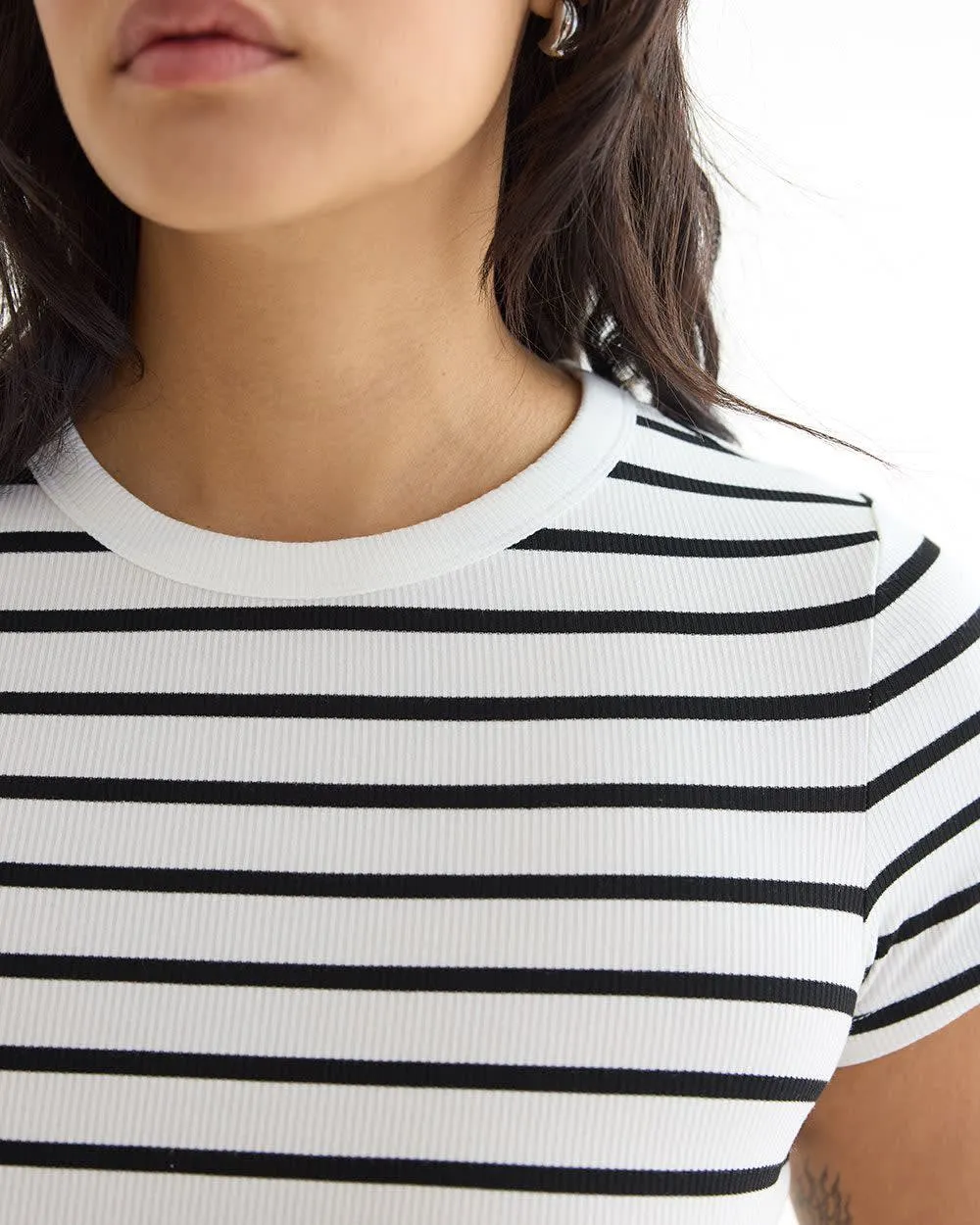 Short-Sleeve Crew-Neck Ribbed Tee sold by Reitmans product image thumbnail 4