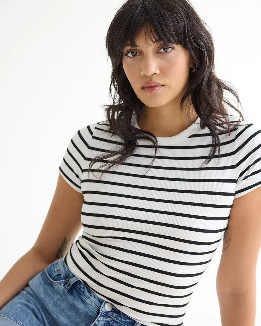 Short-Sleeve Crew-Neck Ribbed Tee sold by Reitmans product image thumbnail 5