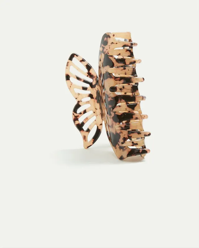 Tortoise Butterfly Claw Clip sold by Reitmans
