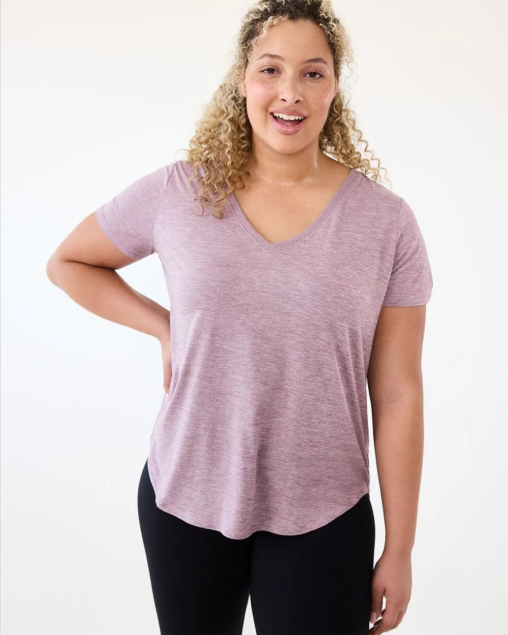 Short-Sleeve V-Neck Tee - Dry Lux Hyba Essentials sold by Reitmans product image thumbnail 5