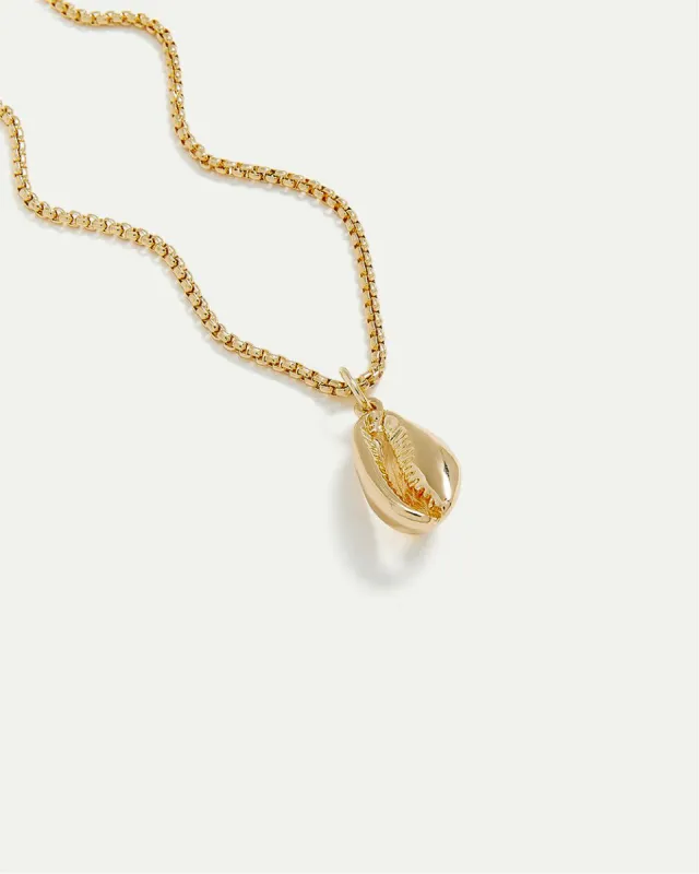 Short Necklace with Metal Seashell Pendant sold by Reitmans