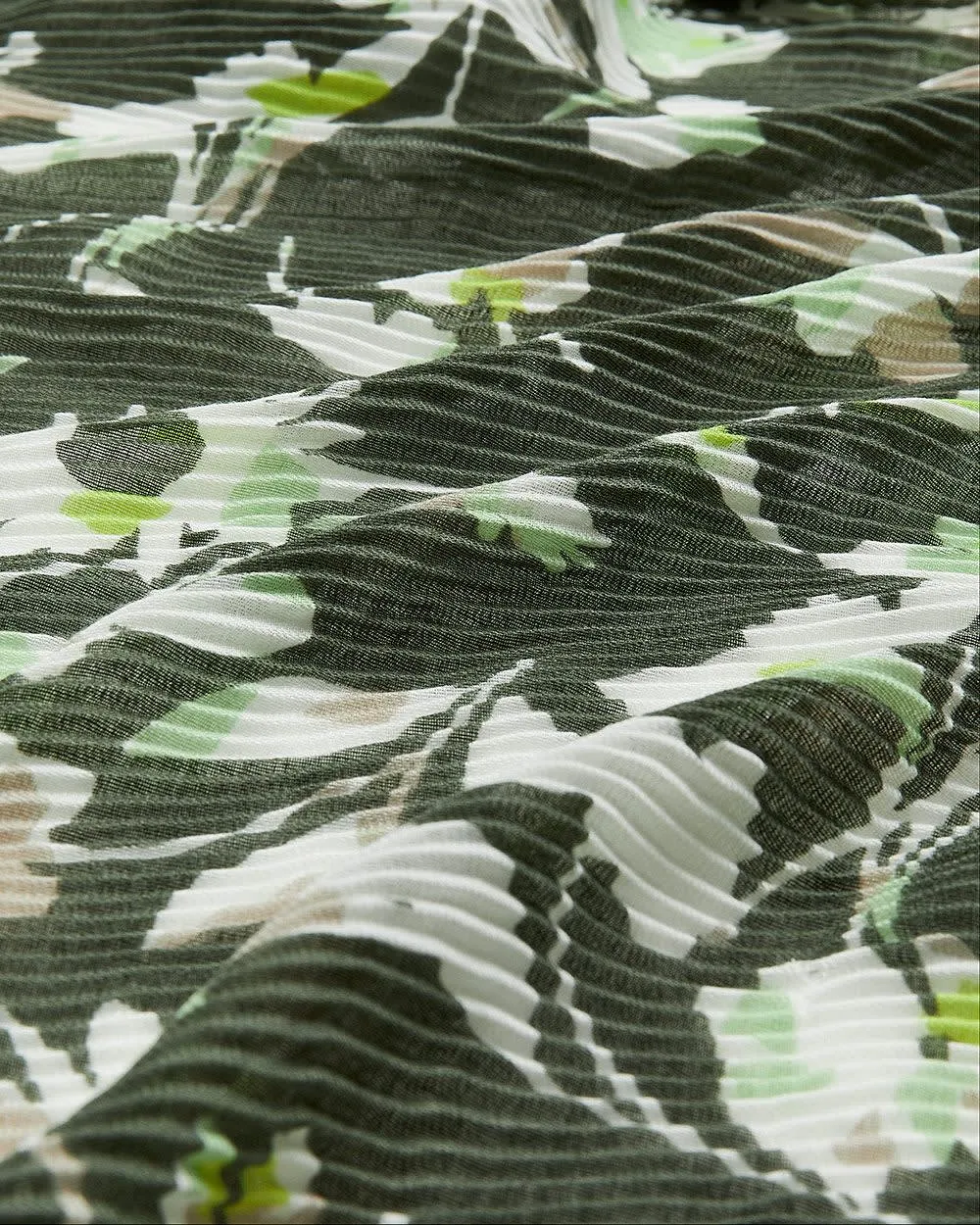 Pleated Scarf with Floral Pattern sold by Reitmans product image thumbnail 3