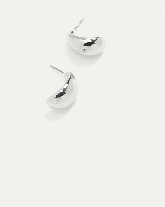 Small Curved Hoops sold by Reitmans