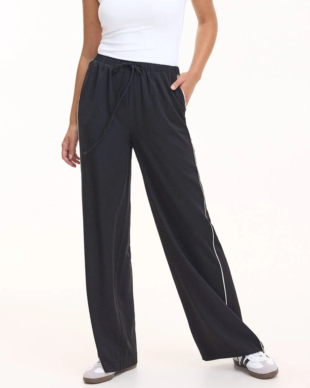 Wide-Leg Pull-On High-Rise Pant - Petite sold by Reitmans