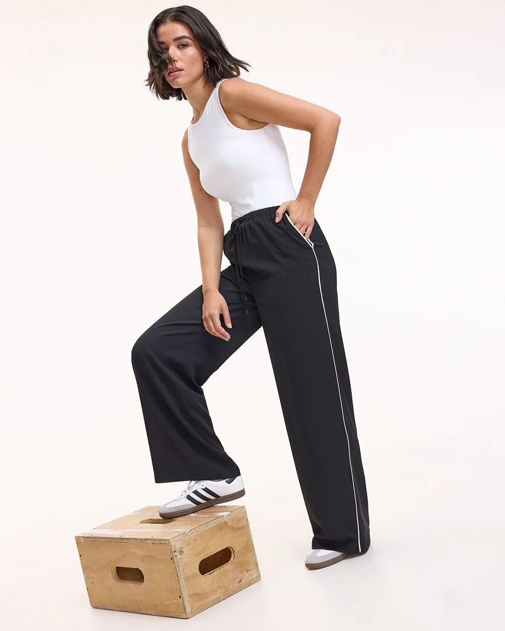 Wide-Leg Pull-On High-Rise Pant - Petite sold by Reitmans product image thumbnail 4