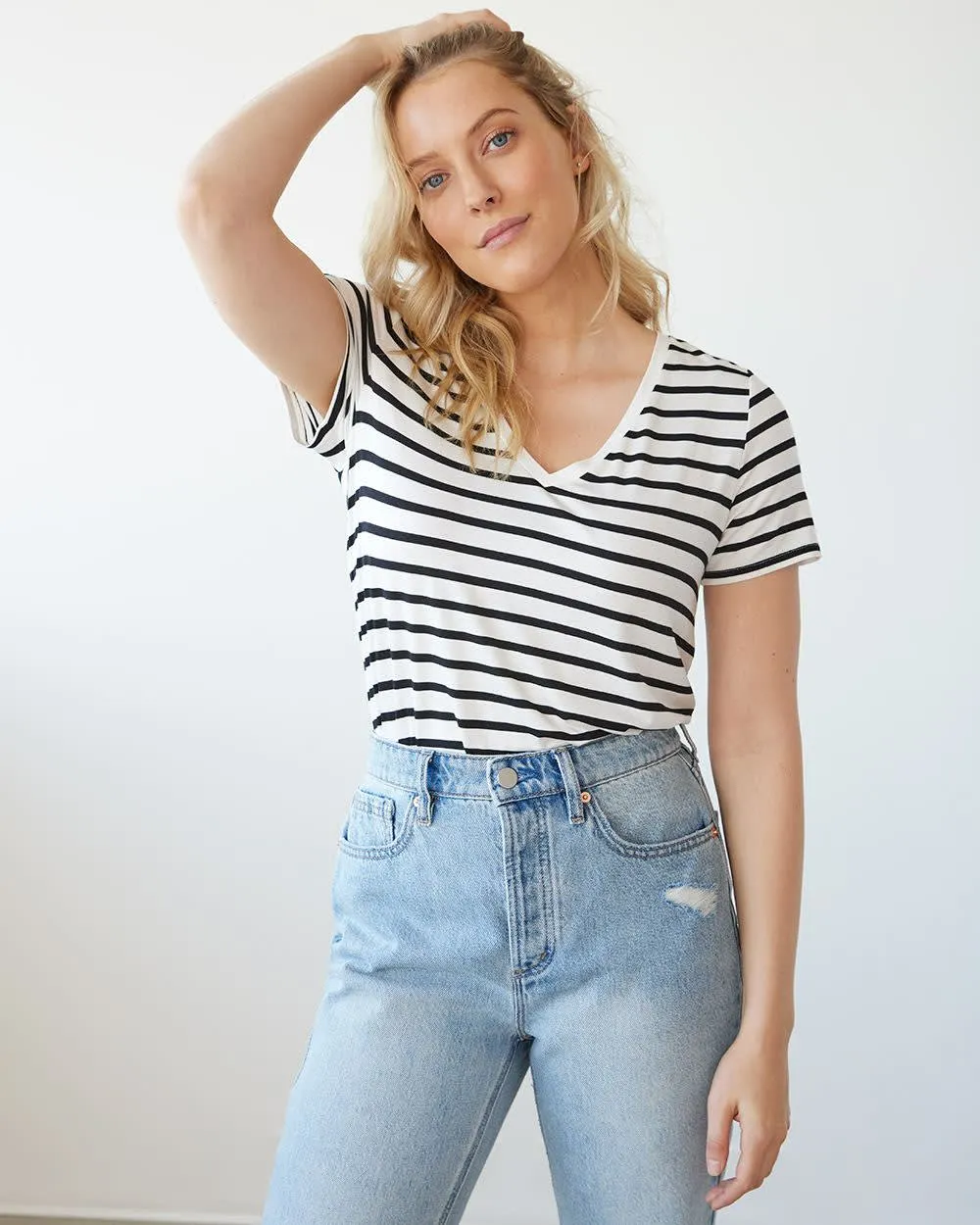 Short-Sleeve V-Neck Tee, R Essentials sold by Reitmans