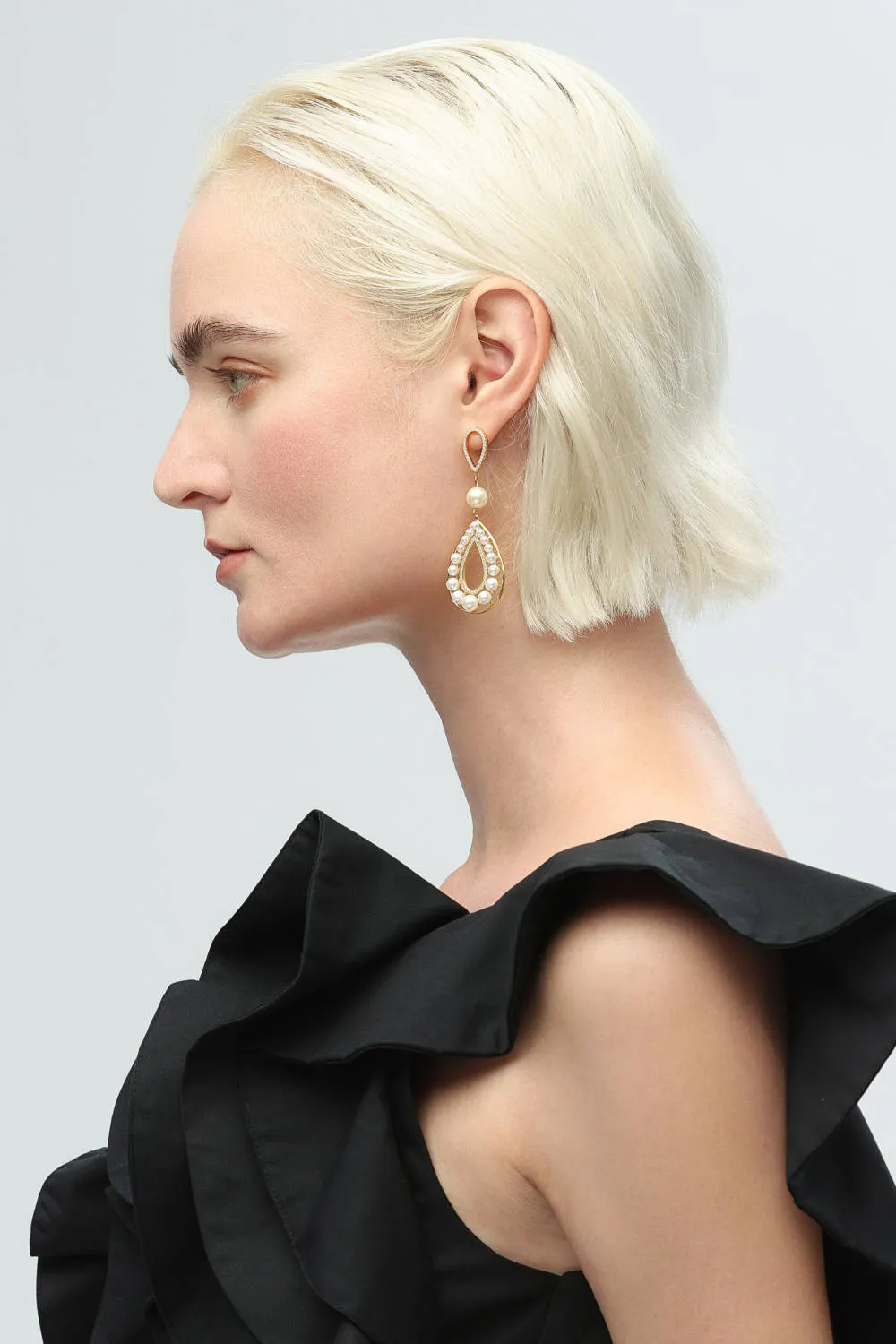 Classicharms-Pearl Hollow Teardrop Dangle Earrings sold by Reitmans product image thumbnail 3