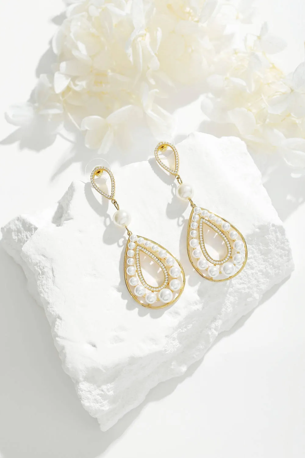 Classicharms-Pearl Hollow Teardrop Dangle Earrings sold by Reitmans product image thumbnail 5