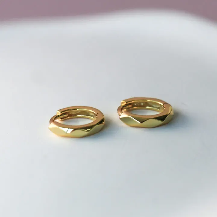 Horace Jewelry -Horace Jewelry - Small hoop earrings with hammered effect Martalo sold by Reitmans product image thumbnail 3