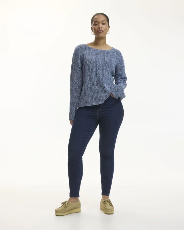 Skinny-Leg High-Rise Jean - The Signature (R) - Curvy Fit sold by Reitmans
