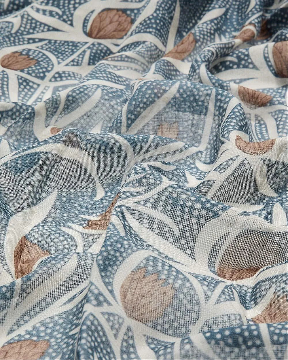 Scarf with Floral Pattern with Dots sold by Reitmans product image thumbnail 3