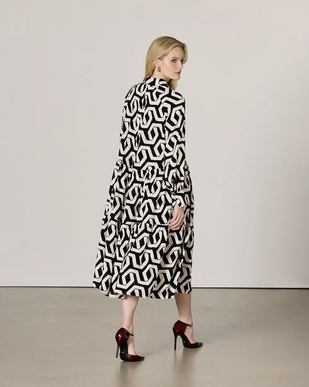 Long-Sleeve Buttoned-Down Shift Dress with Shirt Collar sold by Reitmans product image thumbnail 2