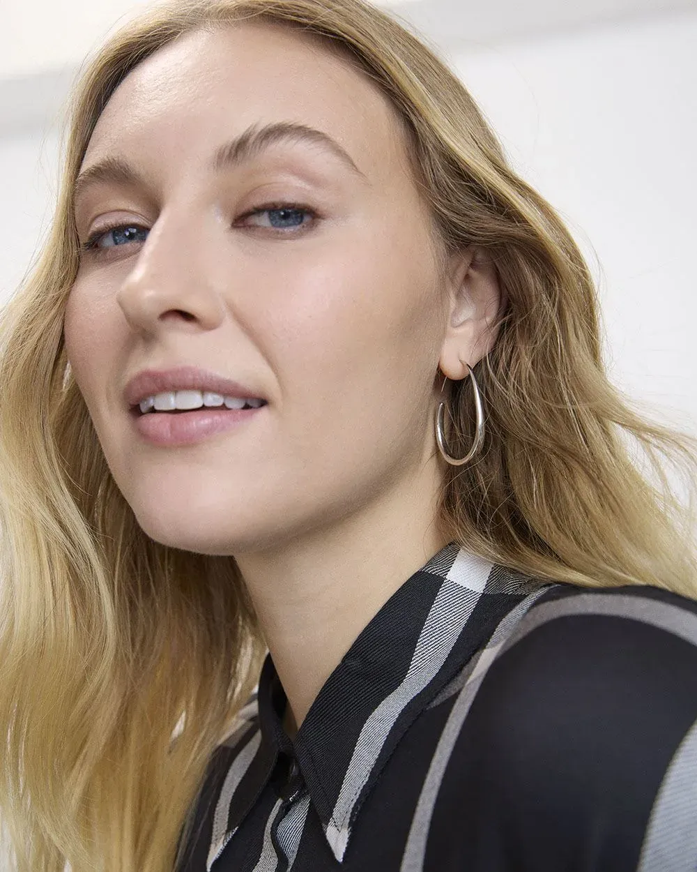 Thick Elongated Hoops sold by Reitmans product image thumbnail 4