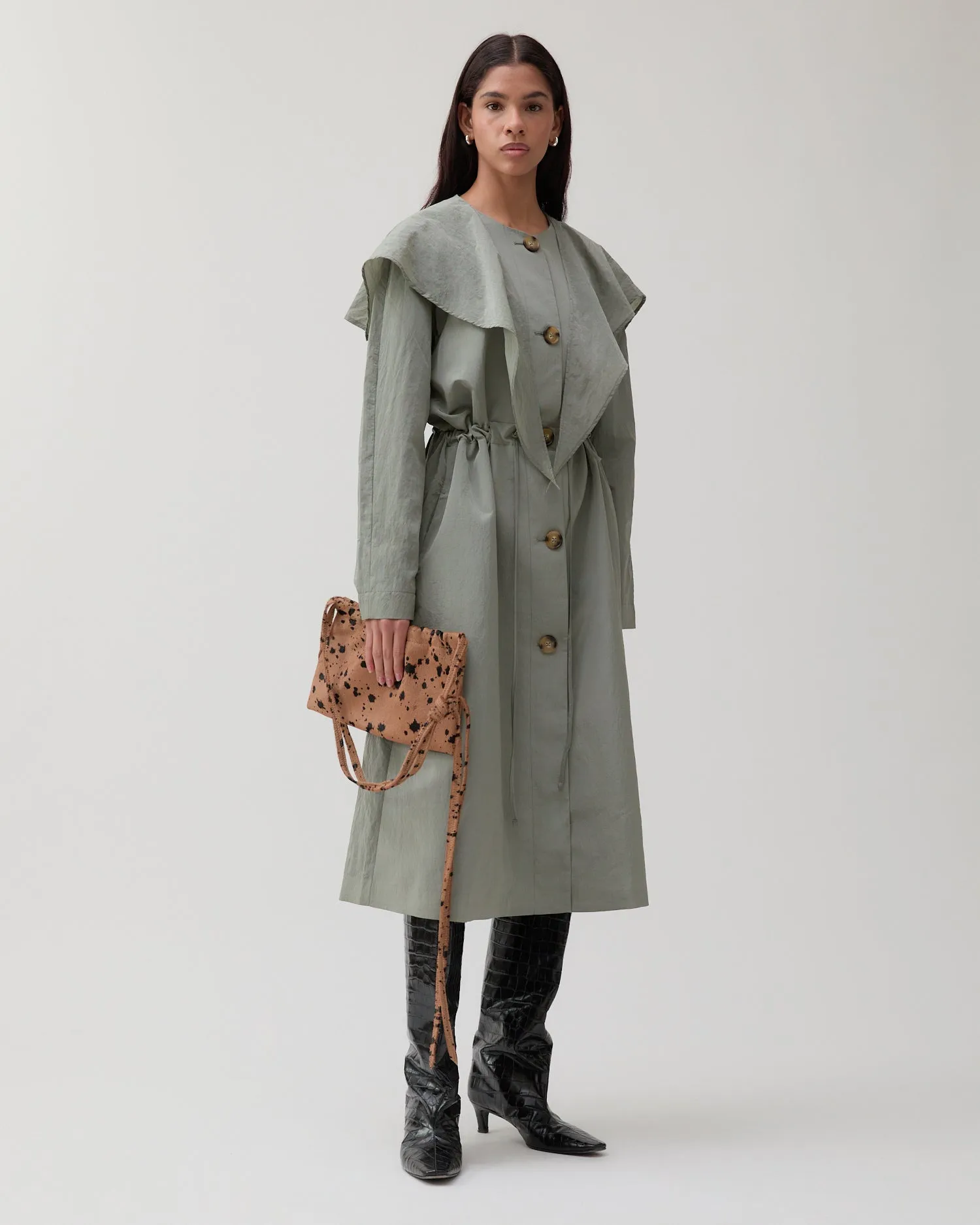 Alana Trenchcoat Taffeta Grey sold by Rejina Pyo product image thumbnail 3