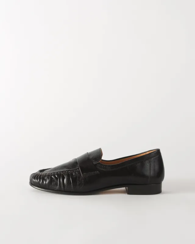 Ruched Loafer Leather Black made by Rejina Pyo