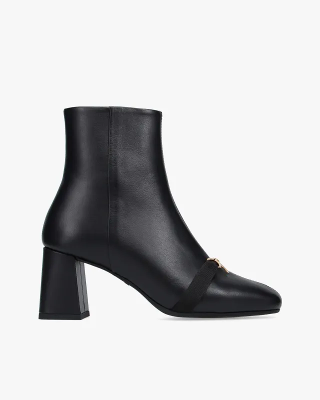 Bottines Phoebe nœud metal sold by Repetto