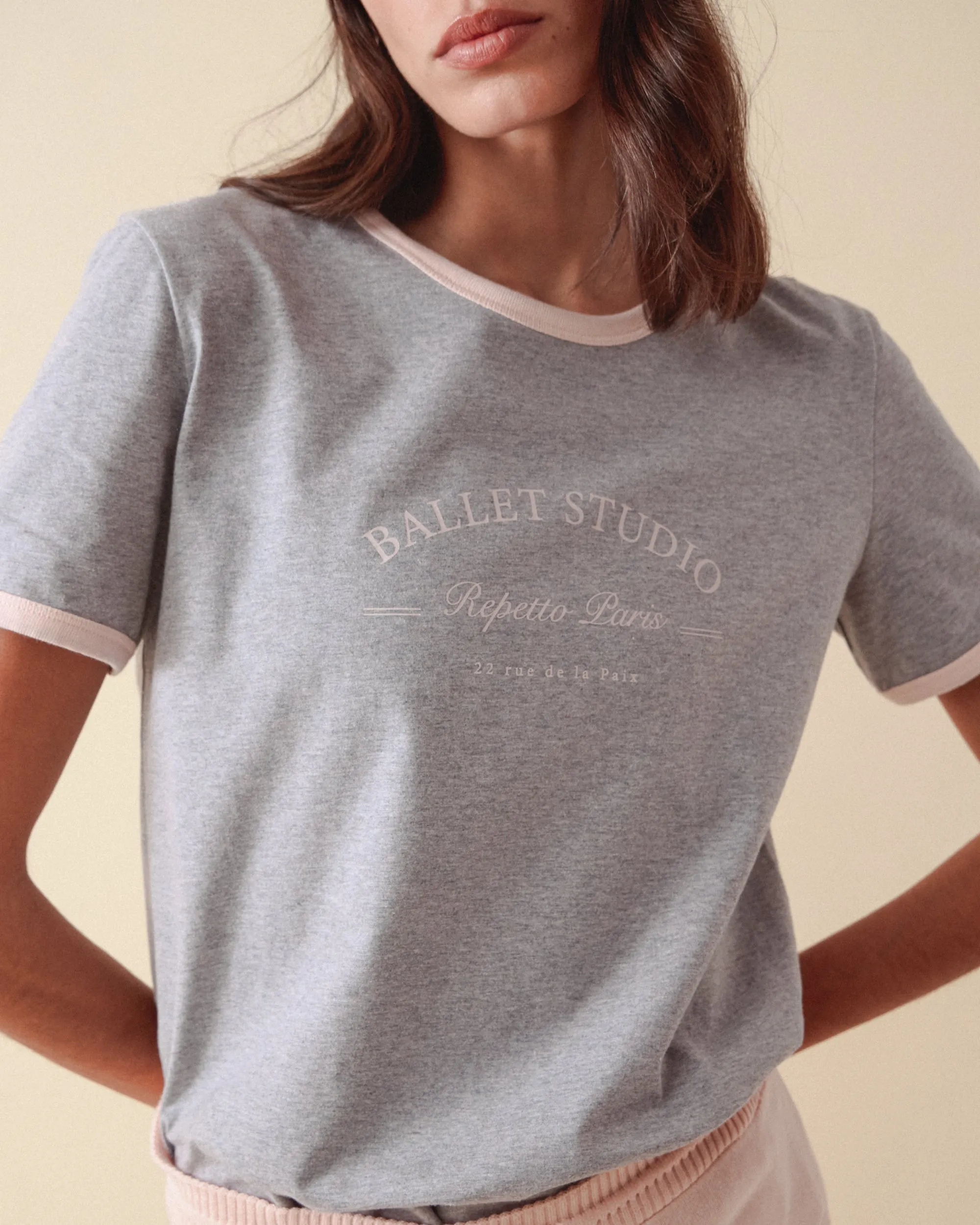 T-shirt bicolore Ballet studio sold by Repetto