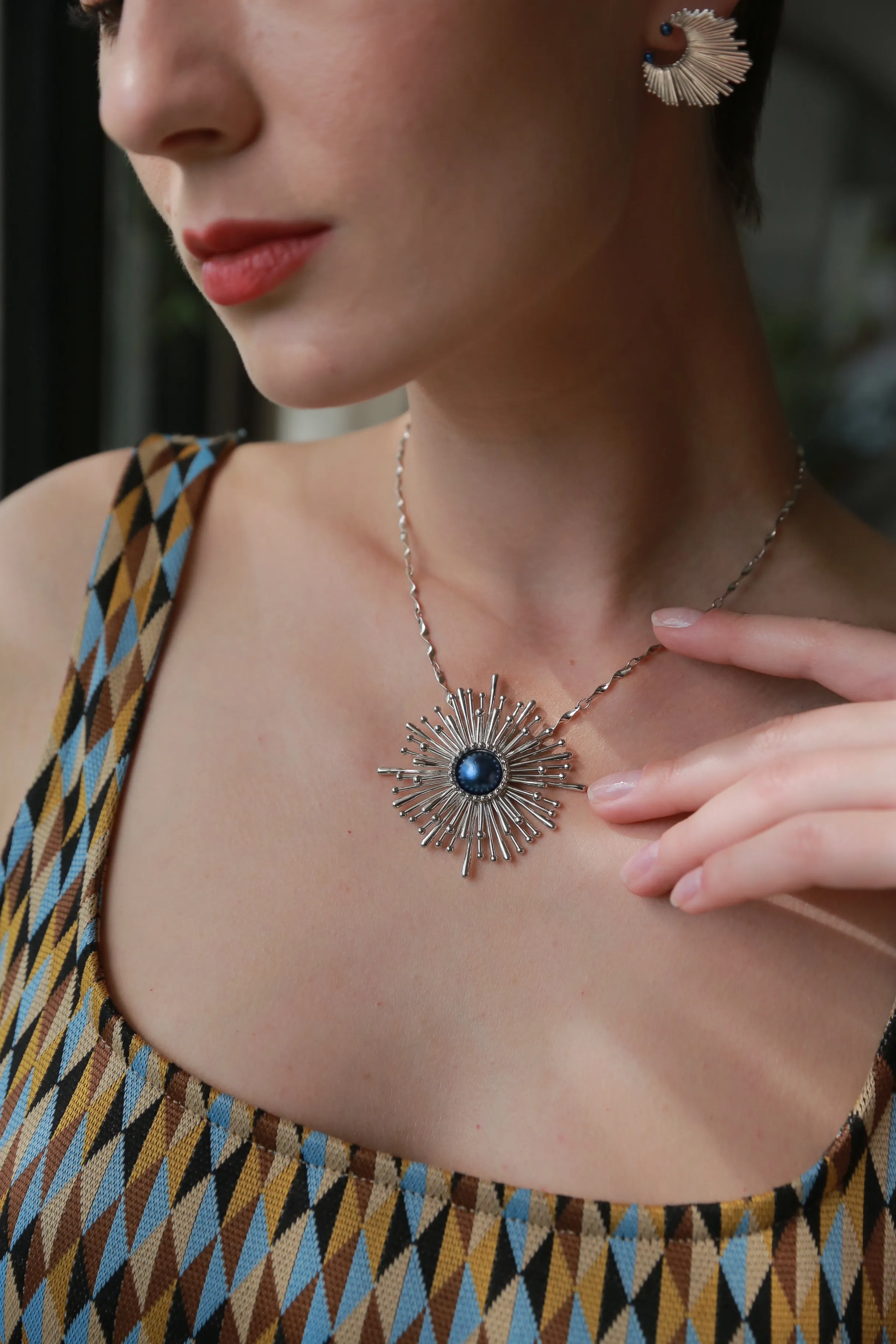 Blue Dandelion Necklace sold by Retro Chic product image thumbnail 2