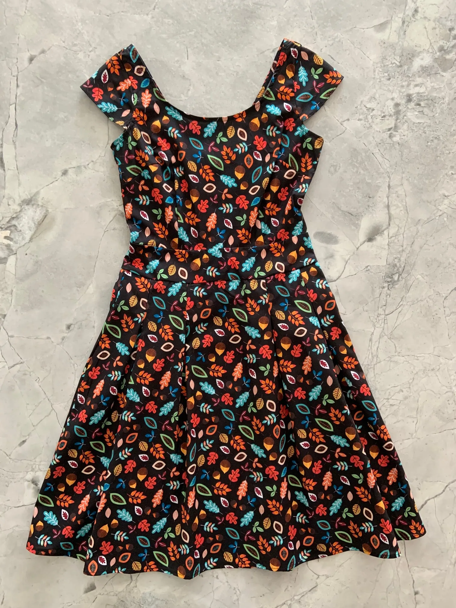 Leaves & Acorns Margaret Dress sold by Retrolicious product image thumbnail 4