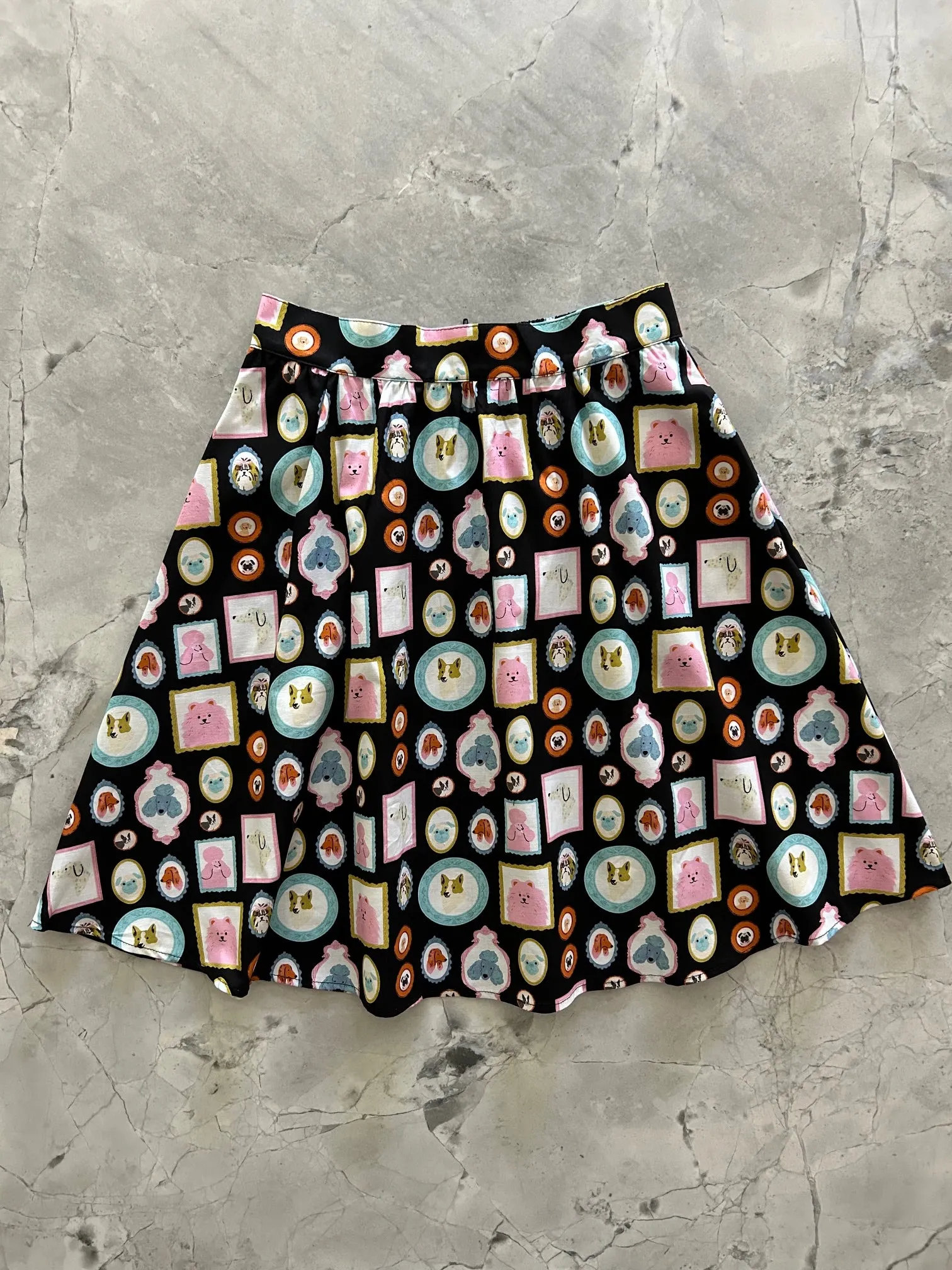 Framed A-line Skirt sold by Retrolicious