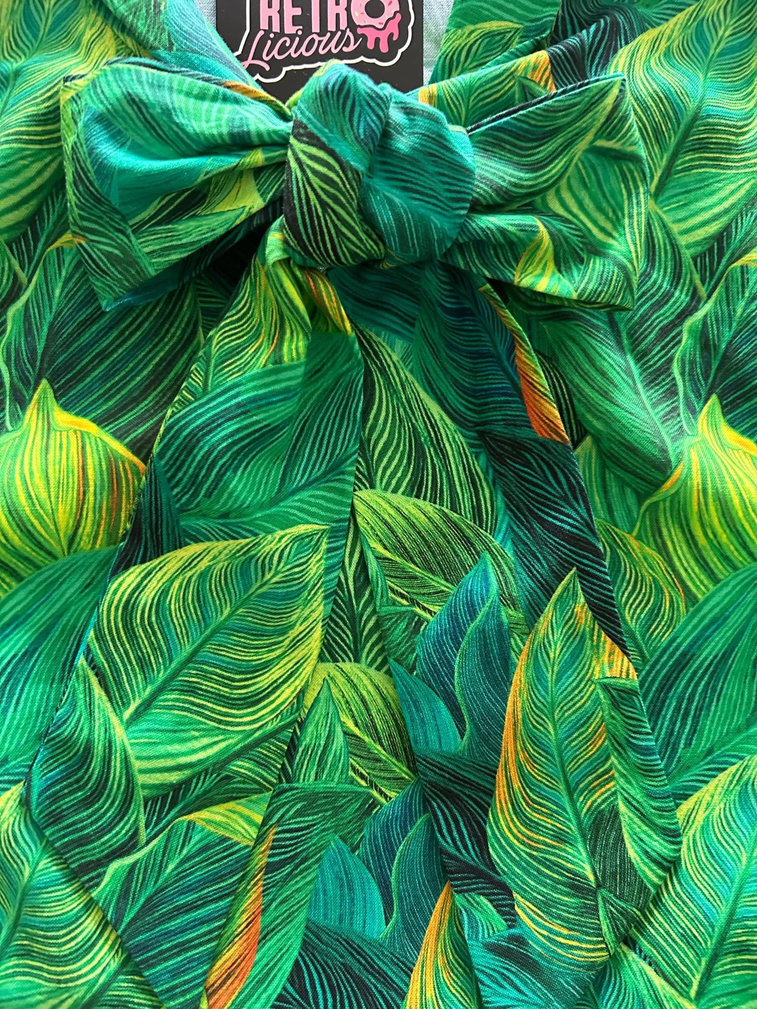 Leaves Bow Top sold by Retrolicious product image thumbnail 2
