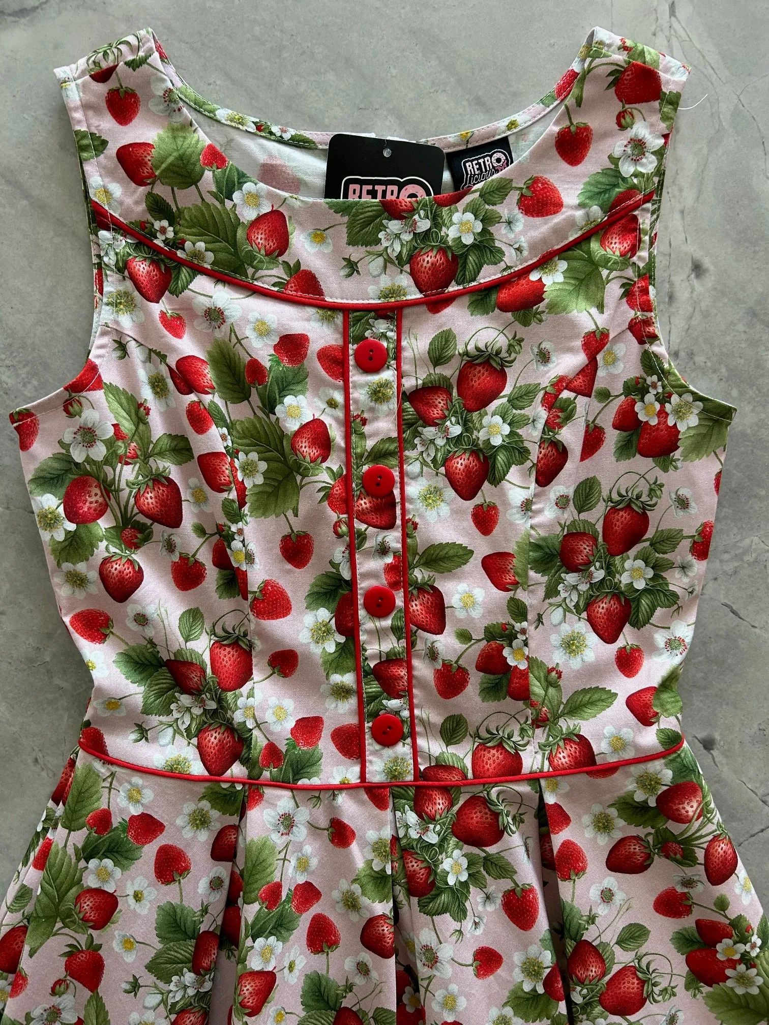 Elizabeth Dress in Strawberries - Medium only, 1 left! sold by Retrolicious product image thumbnail 2