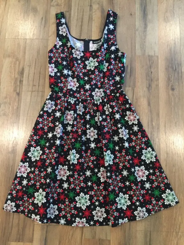 Snowflakes Dress - Small only, 1 left! sold by Retrolicious