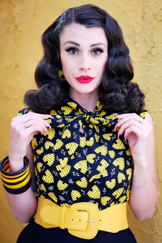 4650 Honey Hives Bow Top sold by Retrolicious