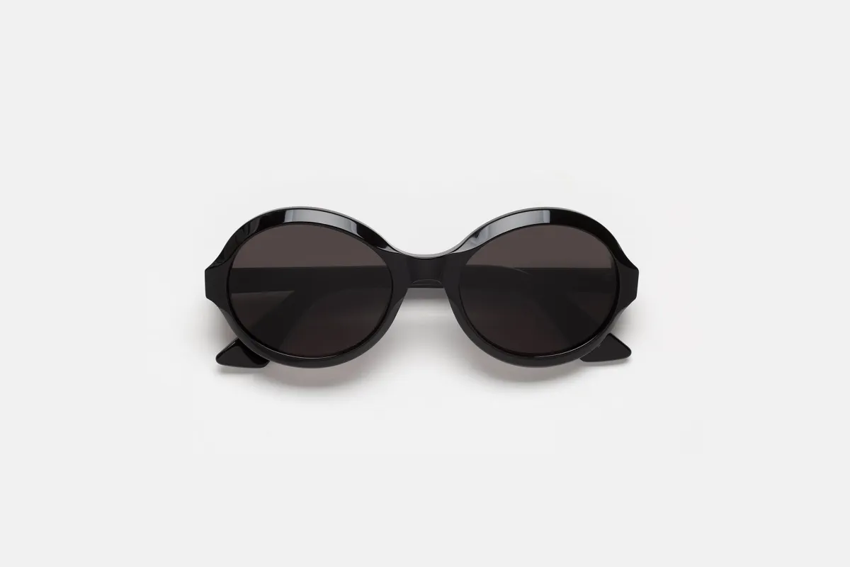 Nozea Black made by Marni
