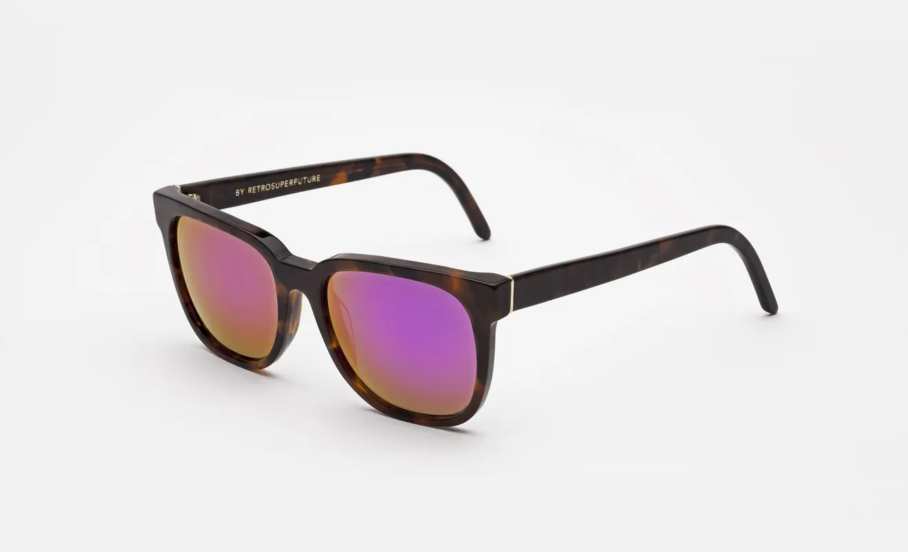 People Cove Havana made by RetroSuperFuture