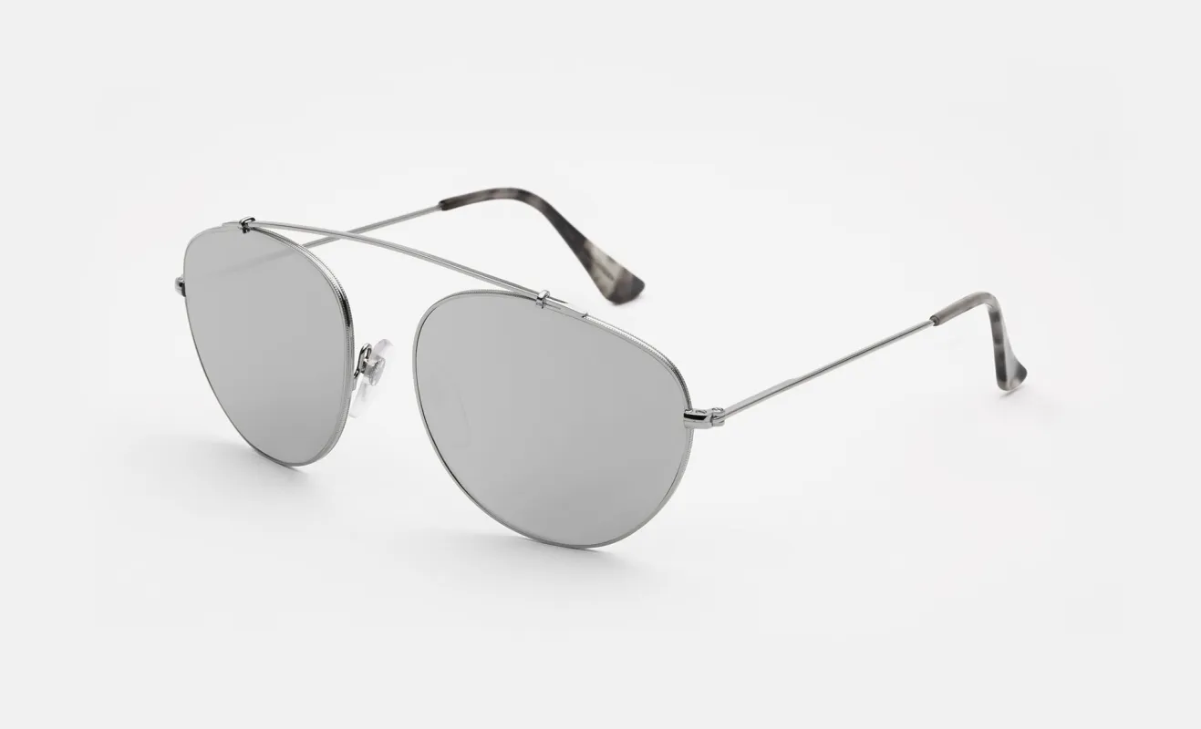 Leon Zero Silver made by RetroSuperFuture