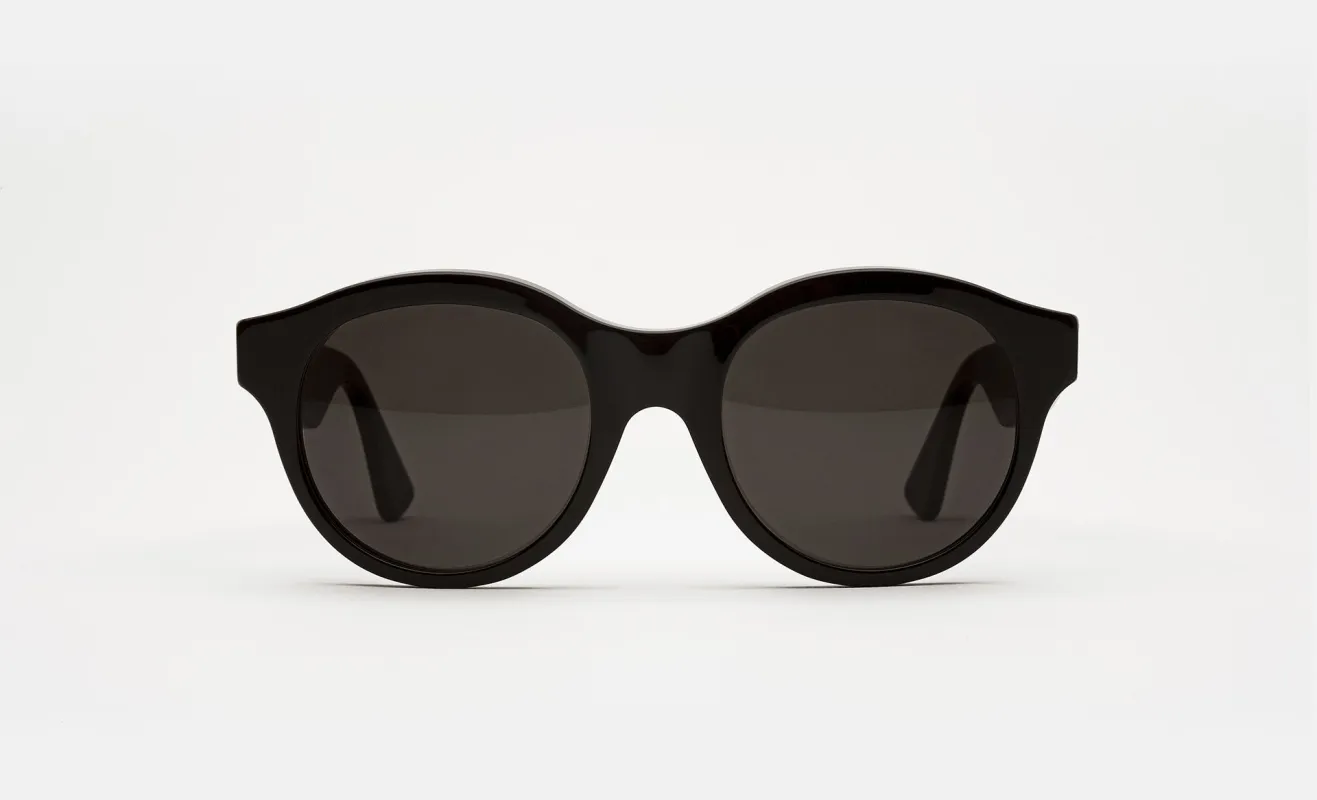 Mona Black made by RetroSuperFuture