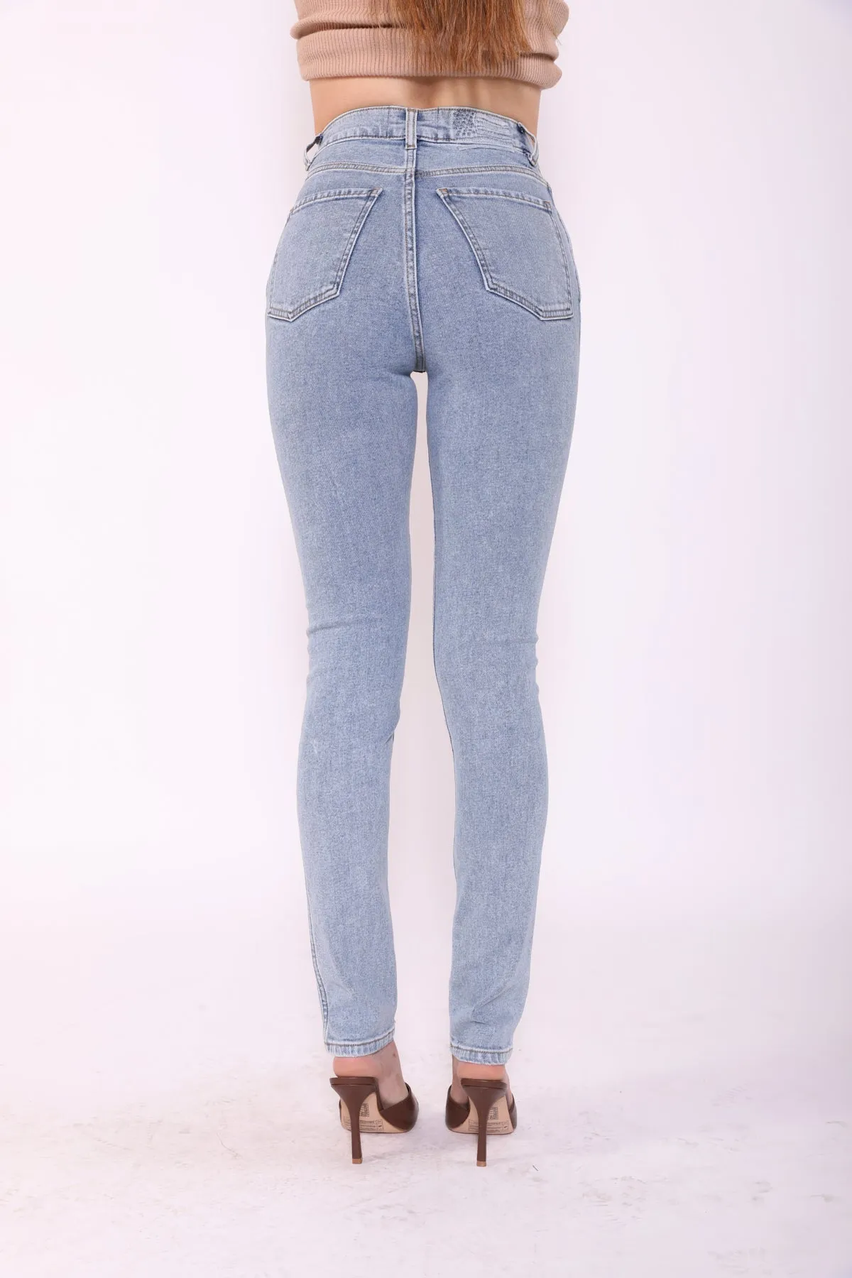 The Archive / Fashion Week sold by REVICE product image thumbnail 5