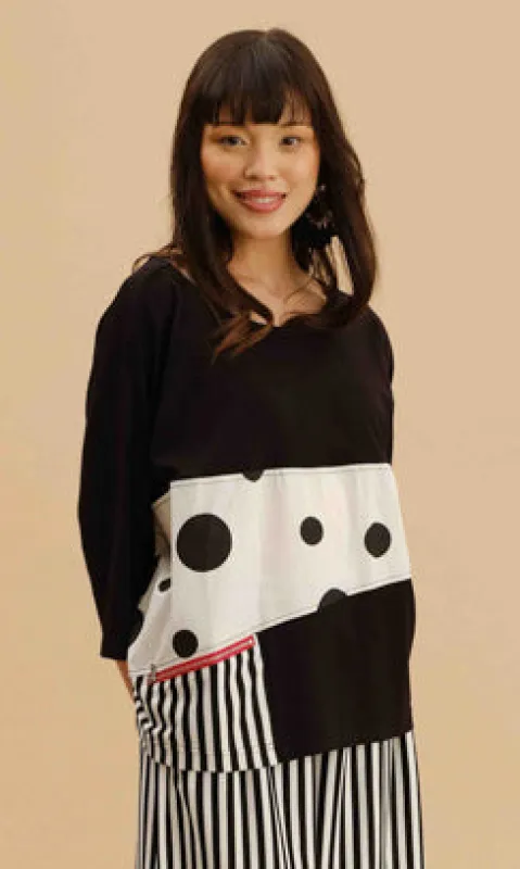 Abstract Zipper Detail Top sold by Revolution Boutique