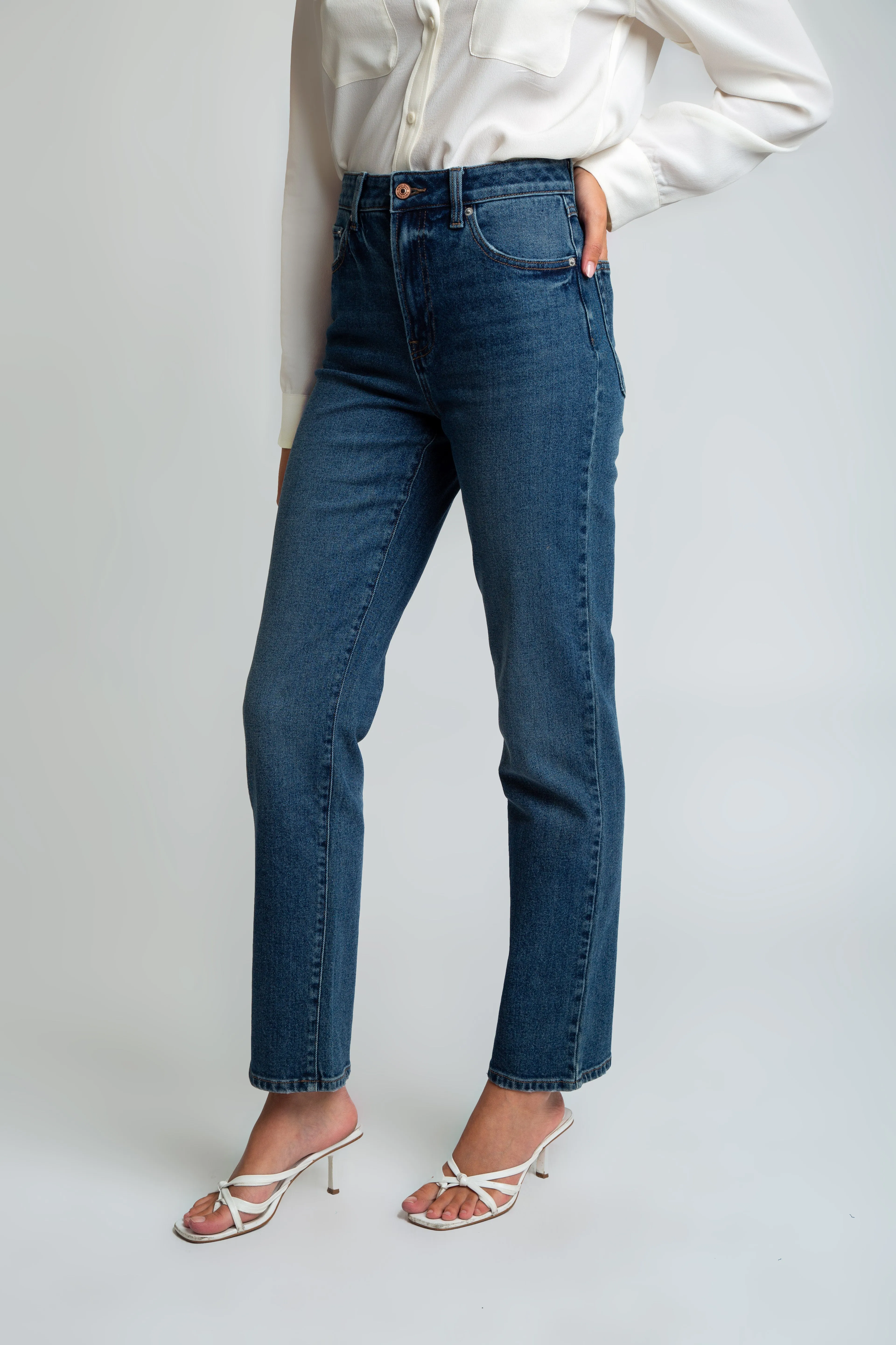 Stella High Rise 90'S Straight Jeans - Classic Blue sold by Rewash product image thumbnail 3