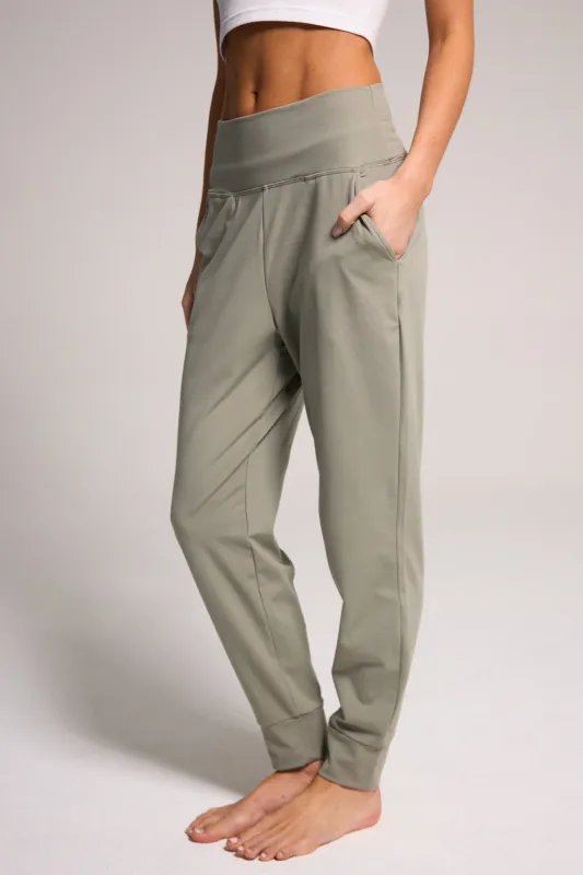 Easy Knit Jogger - Shadow sold by Rewash