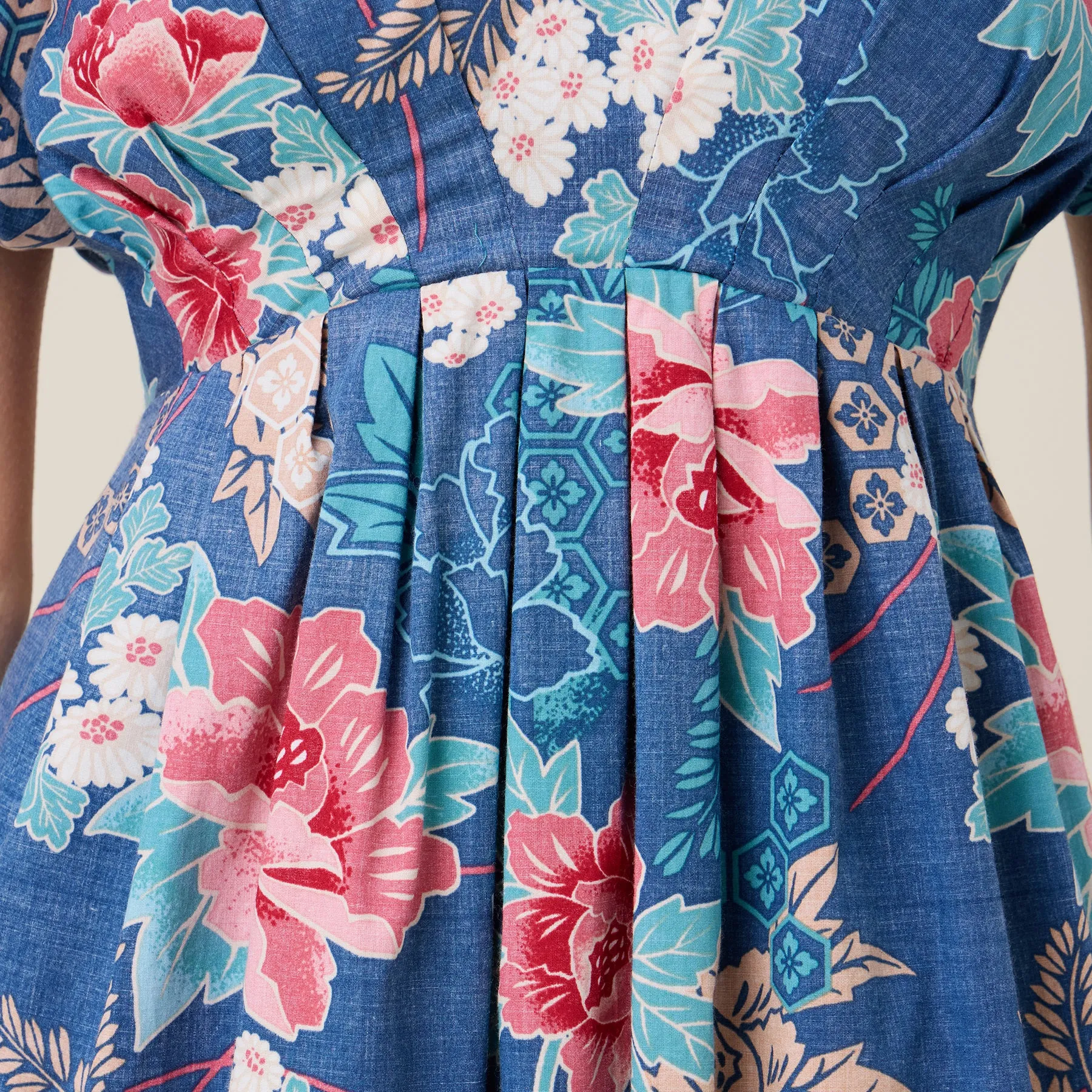 MOONLIGHT GARDEN GREER DRESS sold by Reyn Spooner product image thumbnail 5