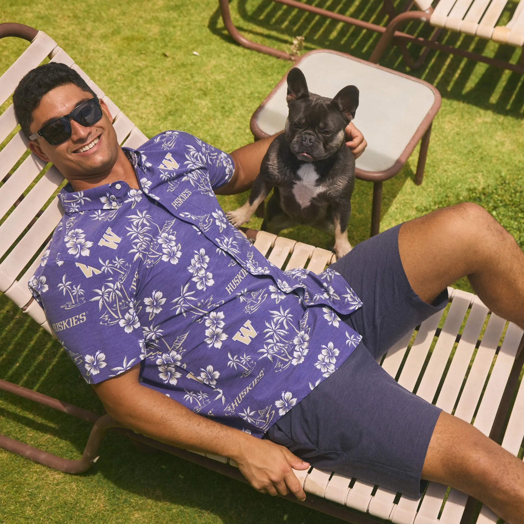 UNIVERSITY OF WASHINGTON GAME DAY PERFORMANCE BUTTON FRONT sold by Reyn Spooner product image thumbnail 3