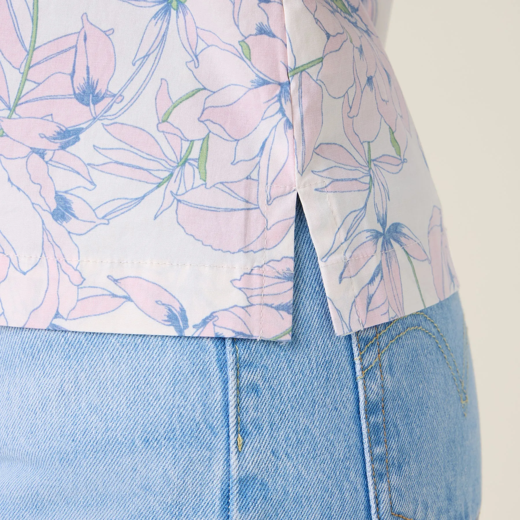 HO'OMALUHIA GARDEN FINLEY TOP sold by Reyn Spooner product image thumbnail 3