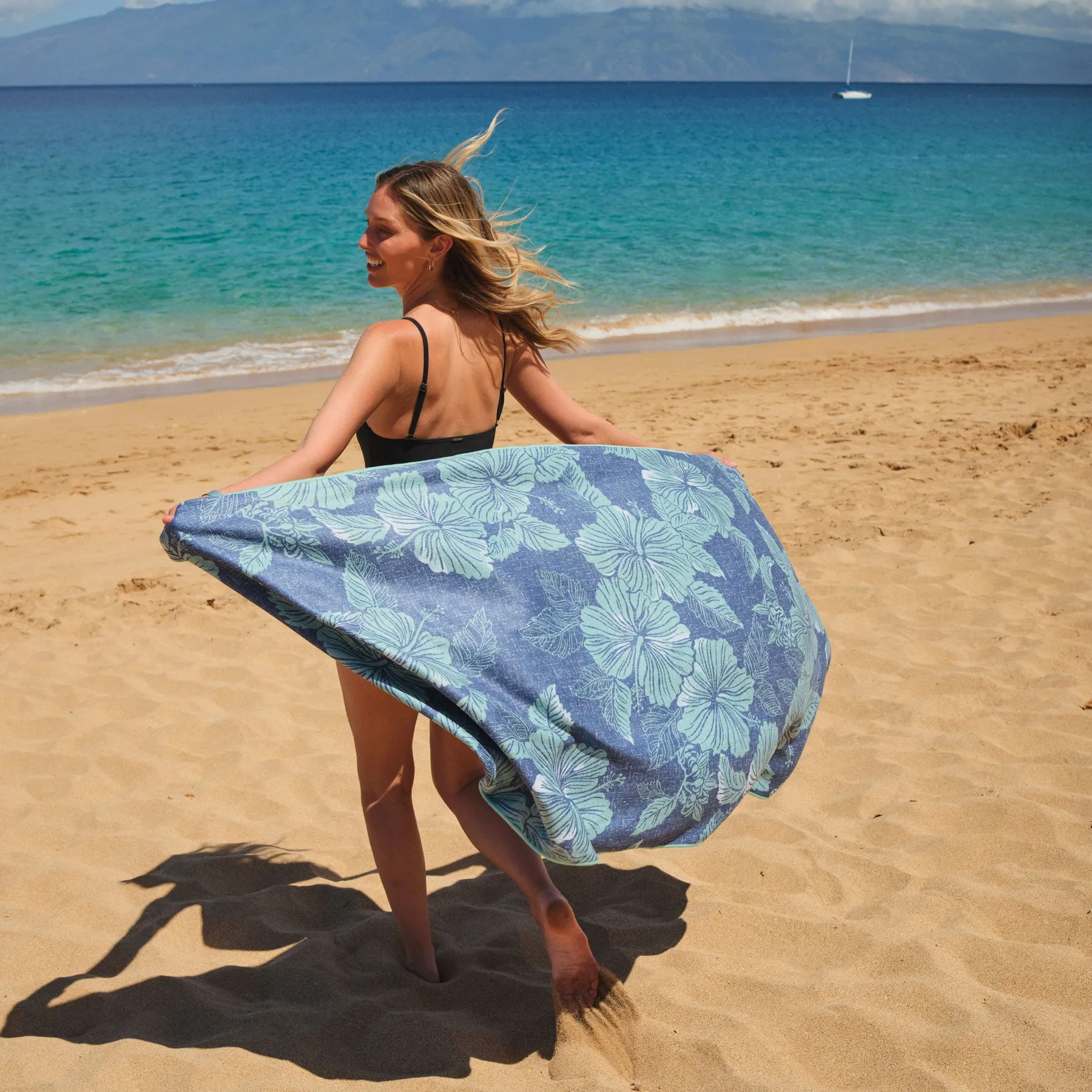 SLOWTIDE ALOHA BISCUS TOWEL sold by Reyn Spooner product image thumbnail 4