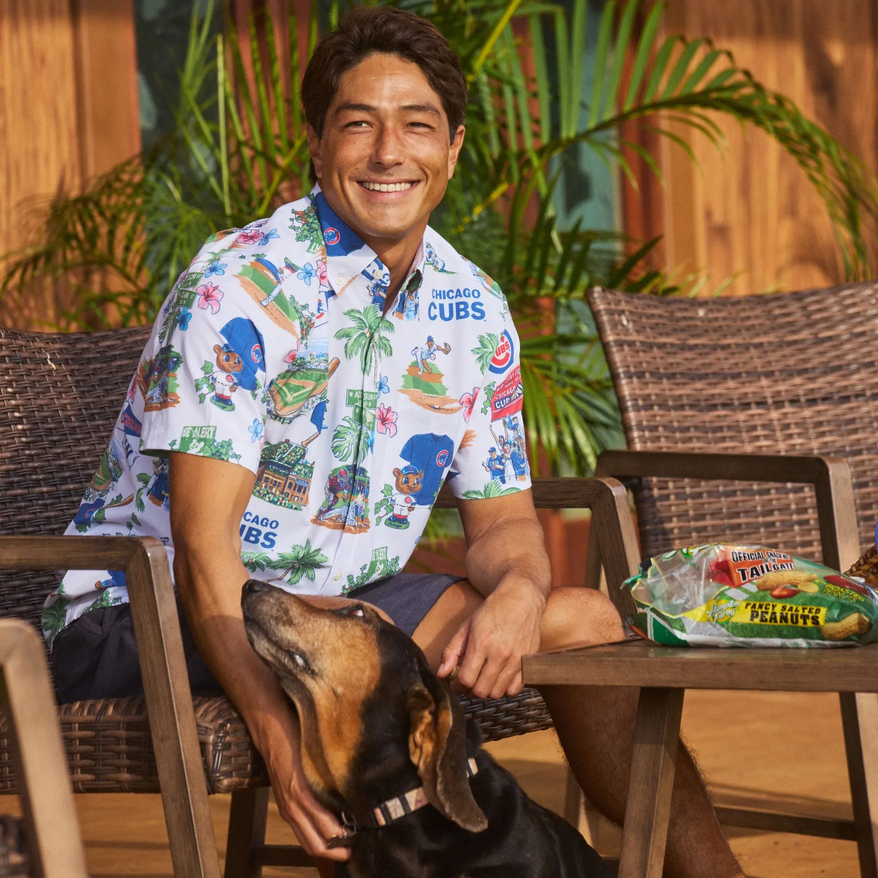 MLB® CHICAGO CUBS SCENIC PERFORMANCE BUTTON FRONT sold by Reyn Spooner product image thumbnail 5