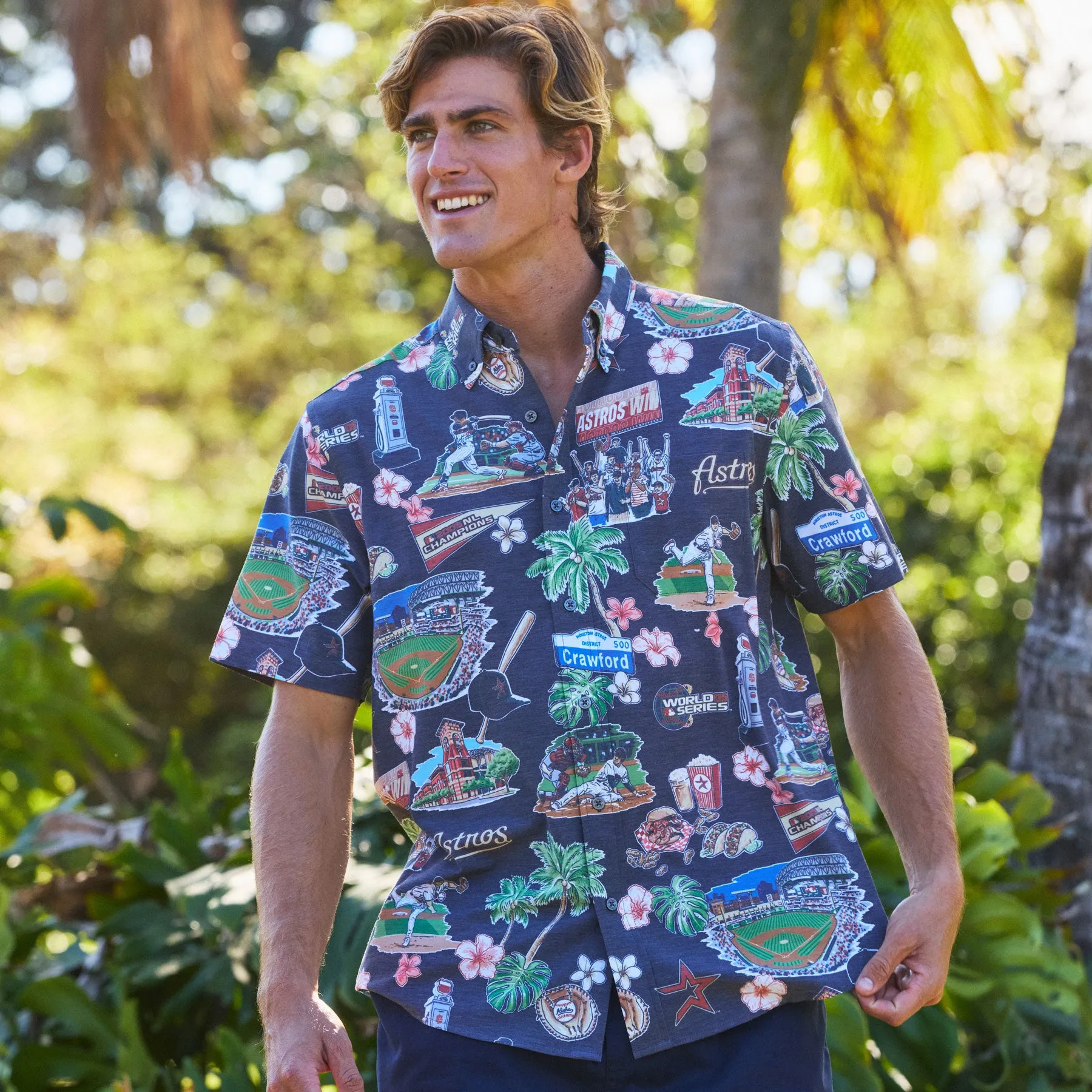 MLB® HOUSTON ASTROS SCENIC PERFORMANCE BUTTON FRONT sold by Reyn Spooner product image thumbnail 3