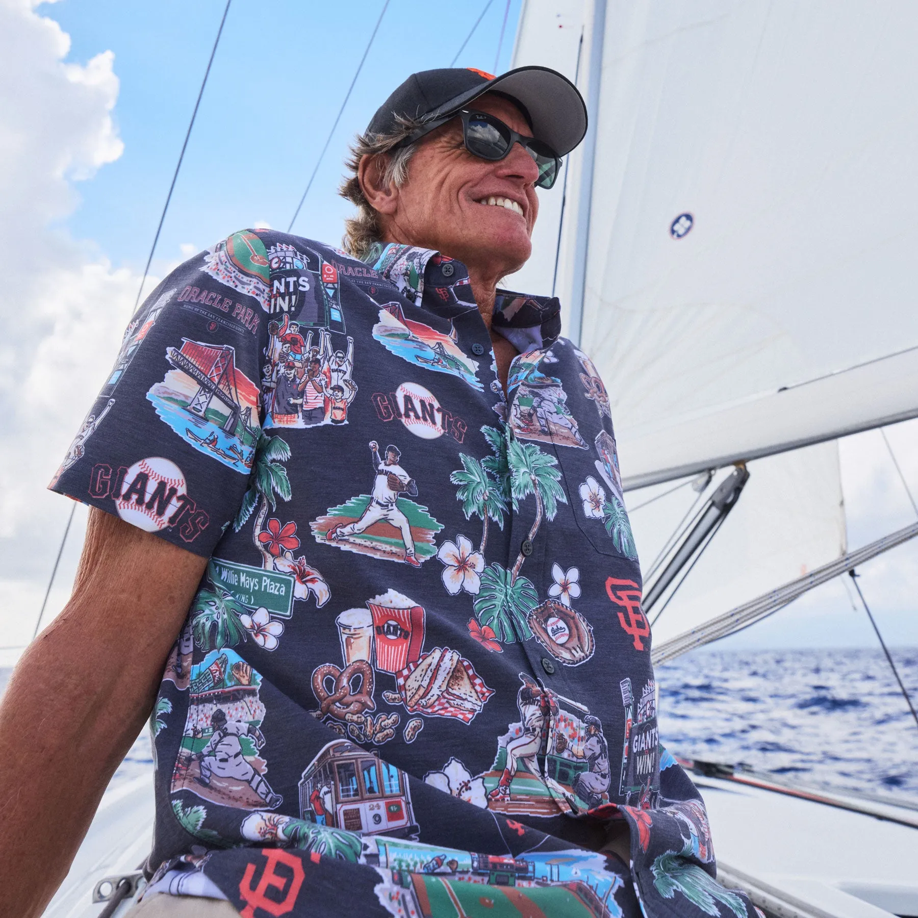 MLB® SAN FRANCISCO GIANTS SCENIC PERFORMANCE BUTTON FRONT sold by Reyn Spooner product image thumbnail 4