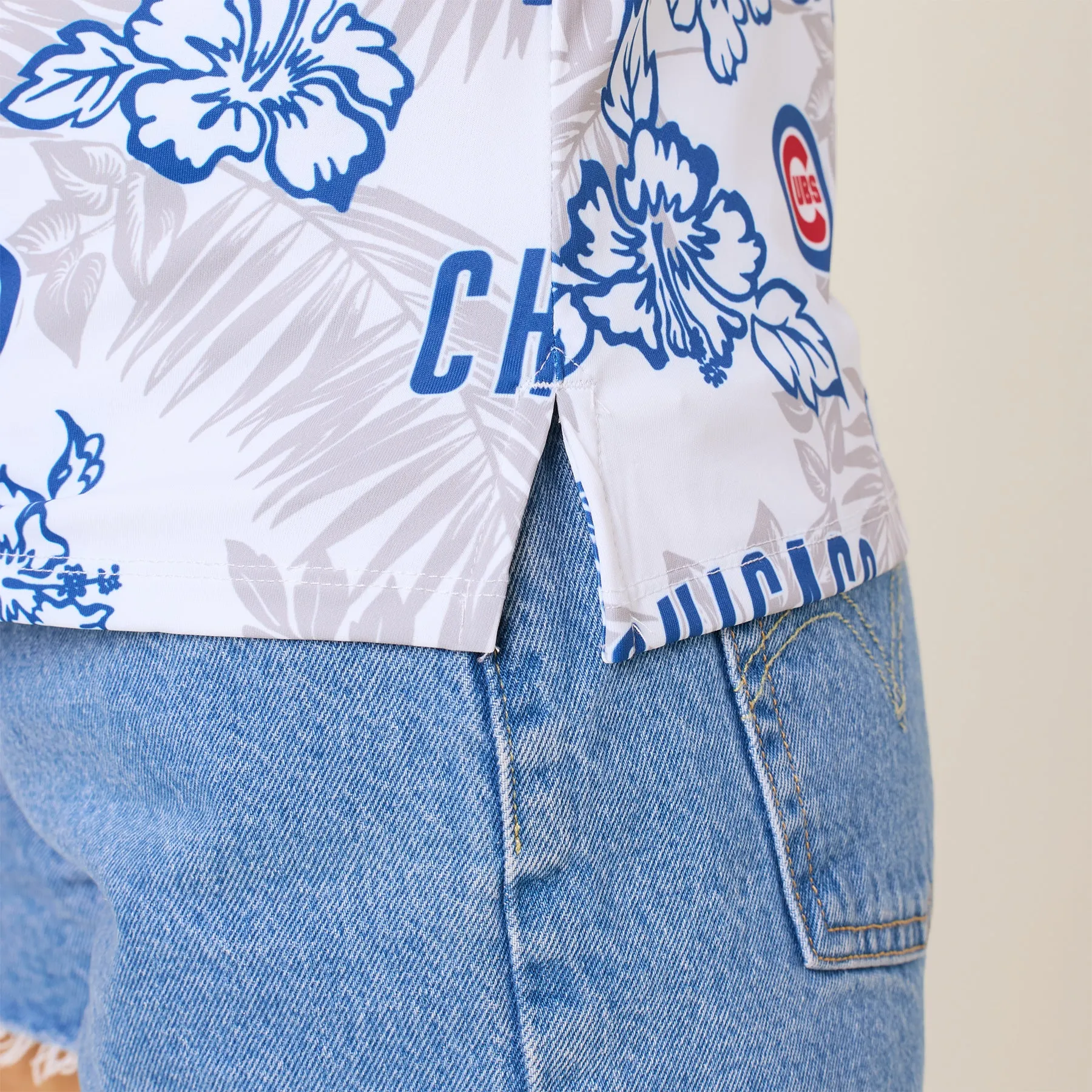 MLB® WOMEN'S CHICAGO CUBS PUA PERFORMANCE POLO sold by Reyn Spooner product image thumbnail 4