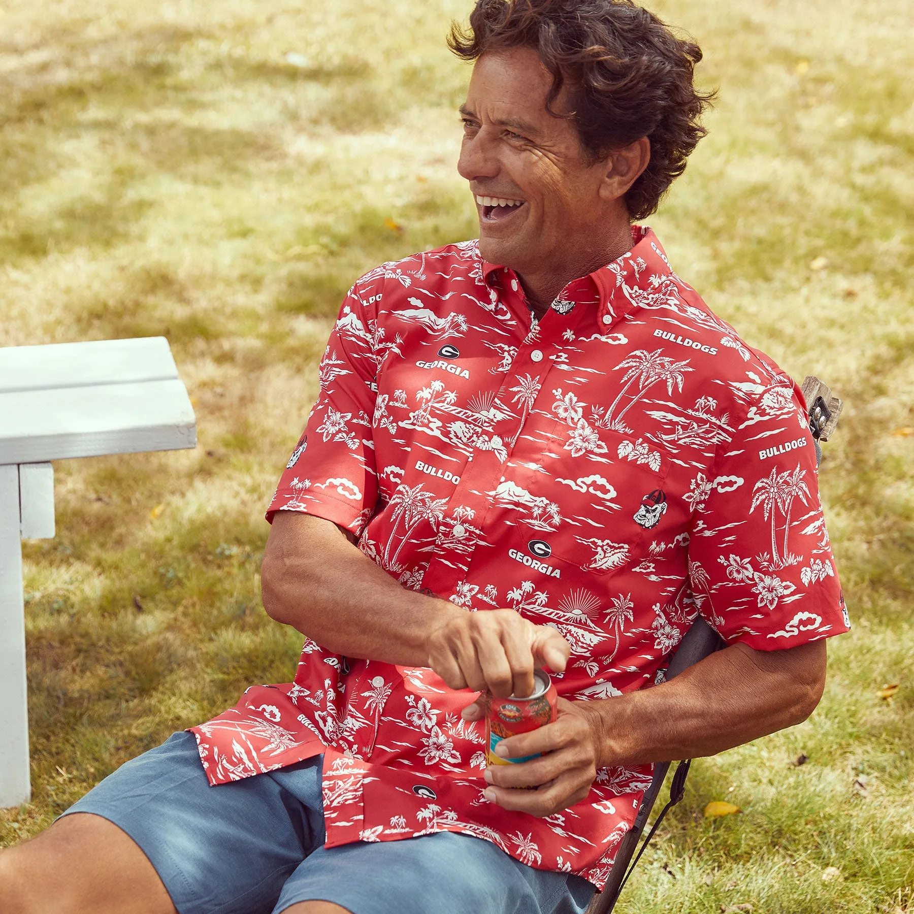 UNIVERSITY OF GEORGIA KEKAI PERFORMANCE BUTTON FRONT sold by Reyn Spooner product image thumbnail 4