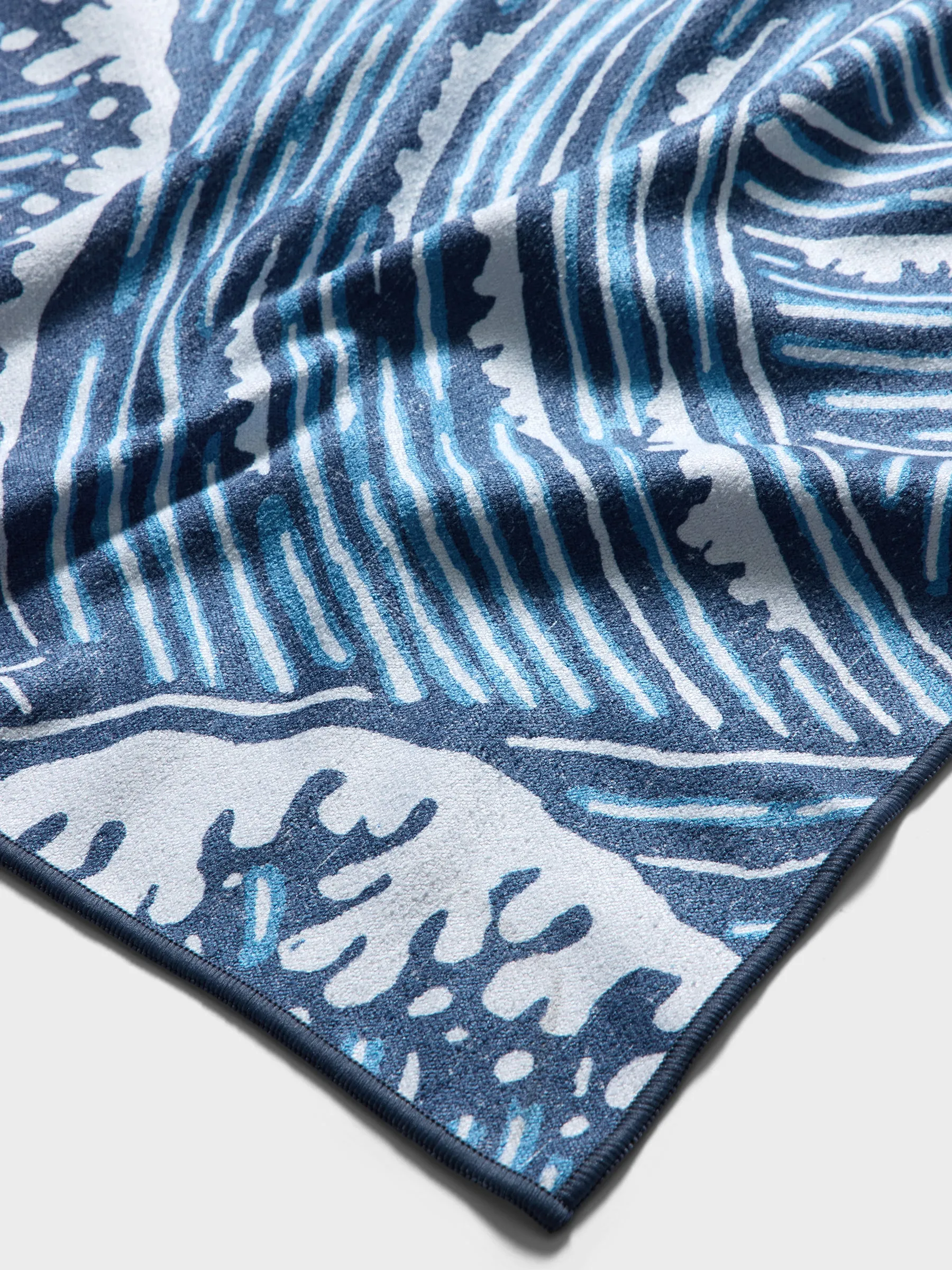 SLOWTIDE SUPER SWELLS TOWEL sold by Reyn Spooner product image thumbnail 2