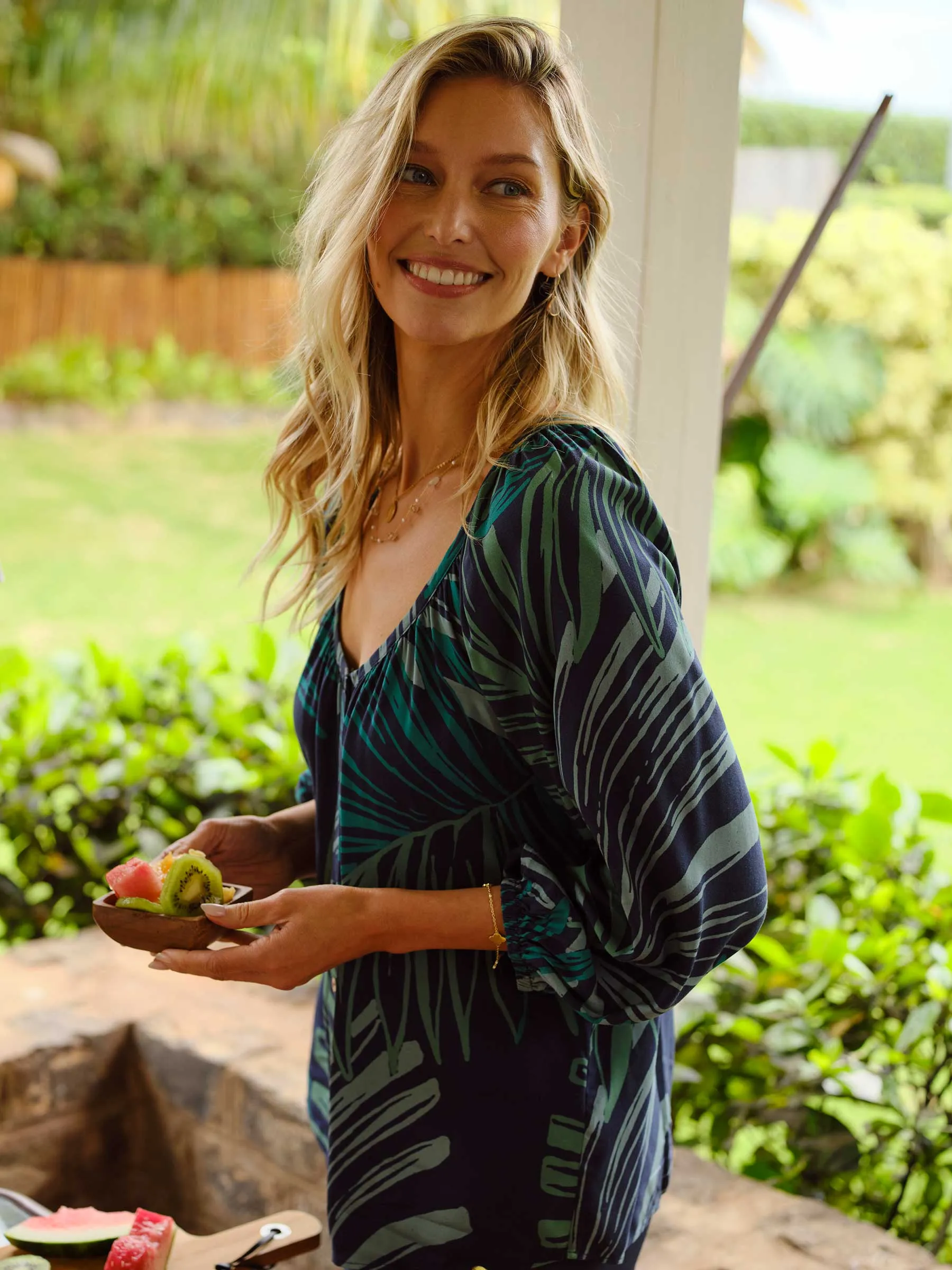 LOULU FRONDS PHOEBE TOP sold by Reyn Spooner product image thumbnail 4