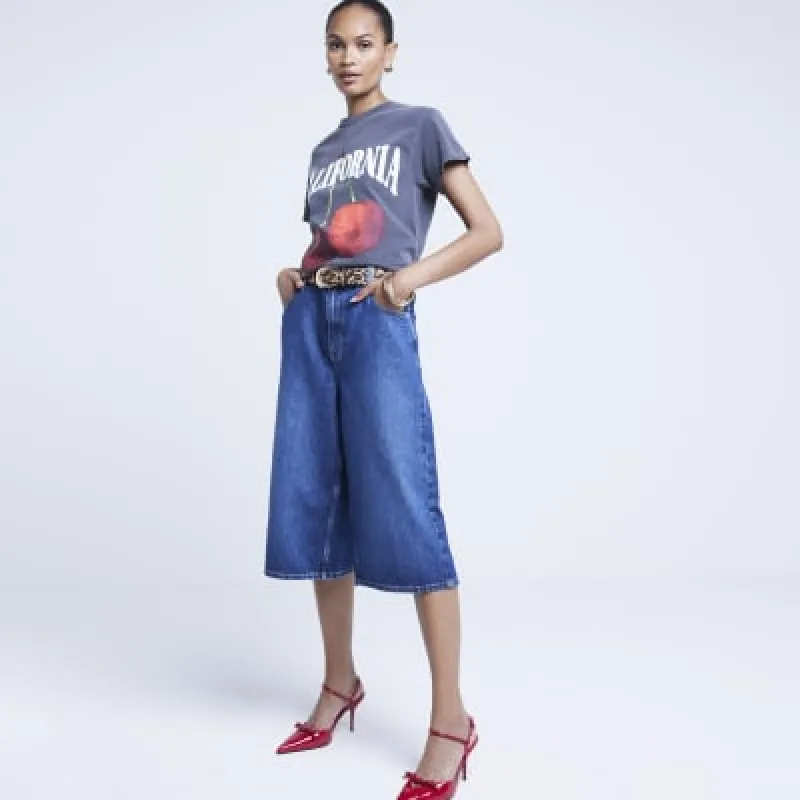 Grey graphic print boyfriend t-shirt sold by River Island